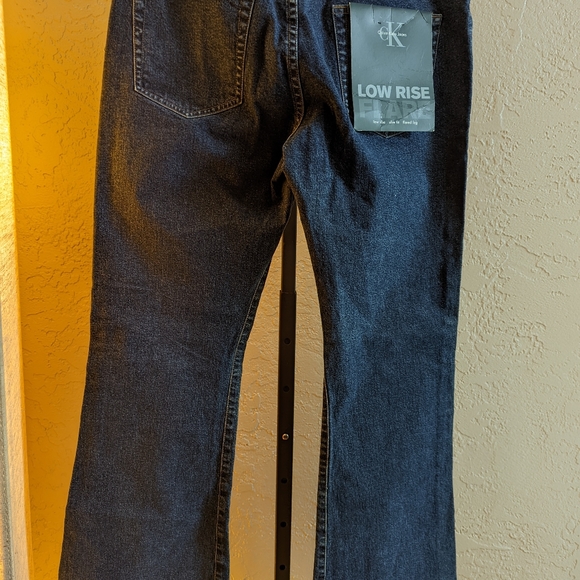 NWT Calvin Klein Jeans Juniors Size 9 Stretch Low Rise Slim Fit Flared Leg. - Picture 6 of 6